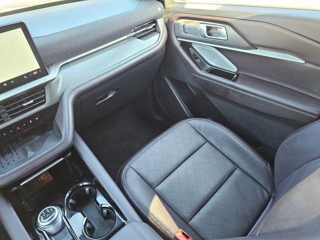Certified 2025 Ford Explorer Platinum image 15