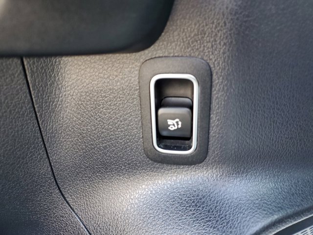 Used 2023 Mercedes-Benz GLA 250 4MATIC image 20