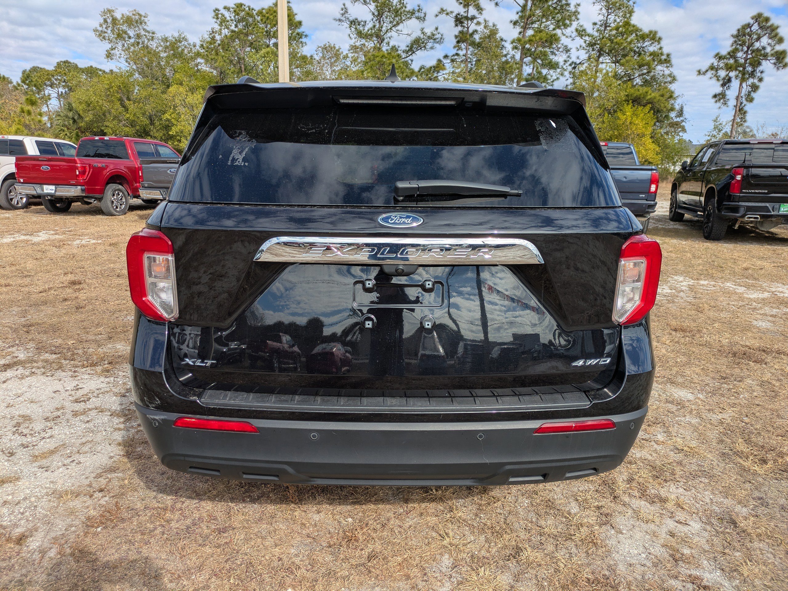Certified 2024 Ford Explorer XLT AWD/4WD image 4