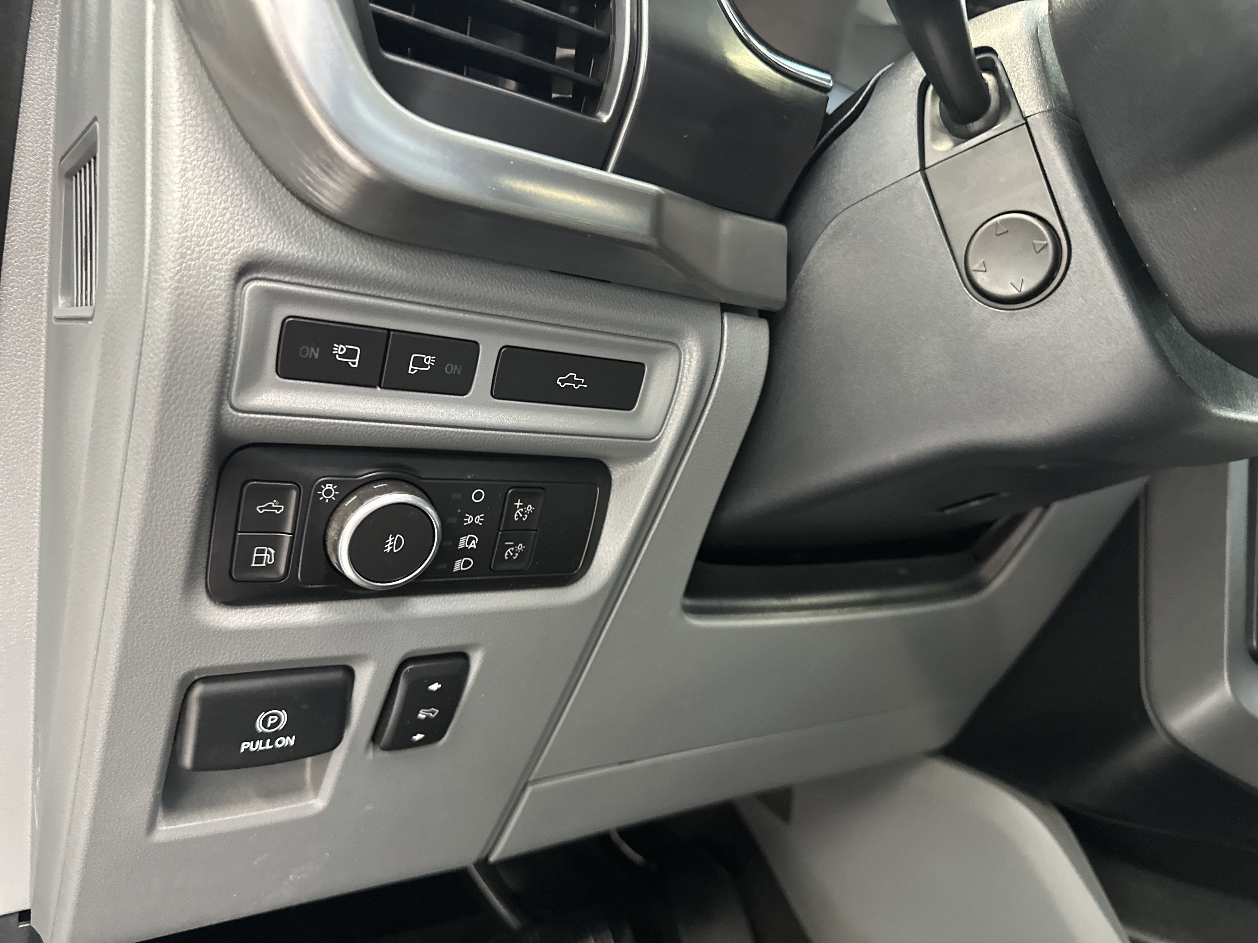 Certified 2022 Ford F150 Lariat w/ Equipment Group 502A High image 23