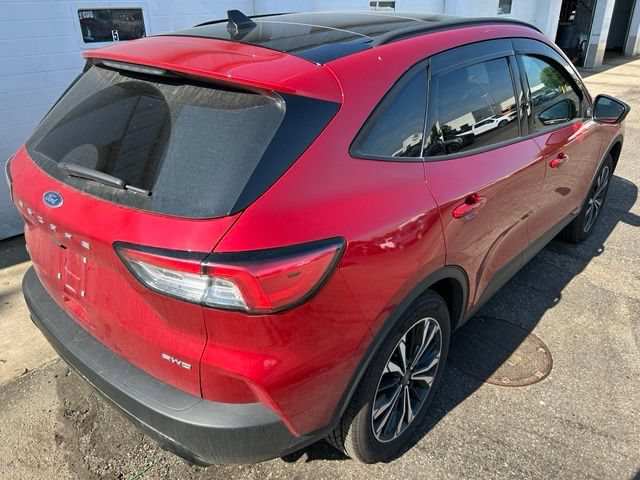 Certified 2022 Ford Escape SE w/ SE Sport Appearance Package AWD/4WD image 5