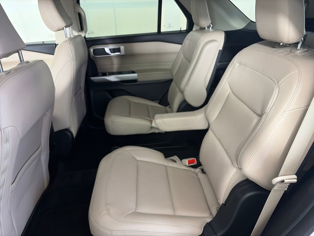 Certified 2022 Ford Explorer XLT w/ Equipment Group 202A image 13
