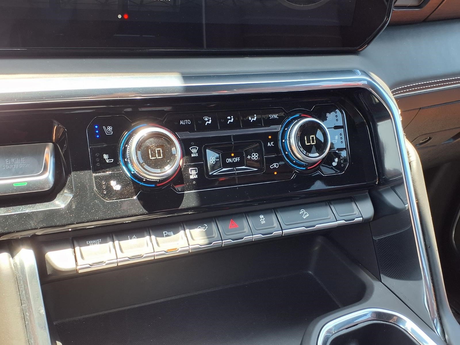 Used 2025 GMC Sierra 2500 Denali Ultimate w/ Max Trailering Package AWD/4WD image 19