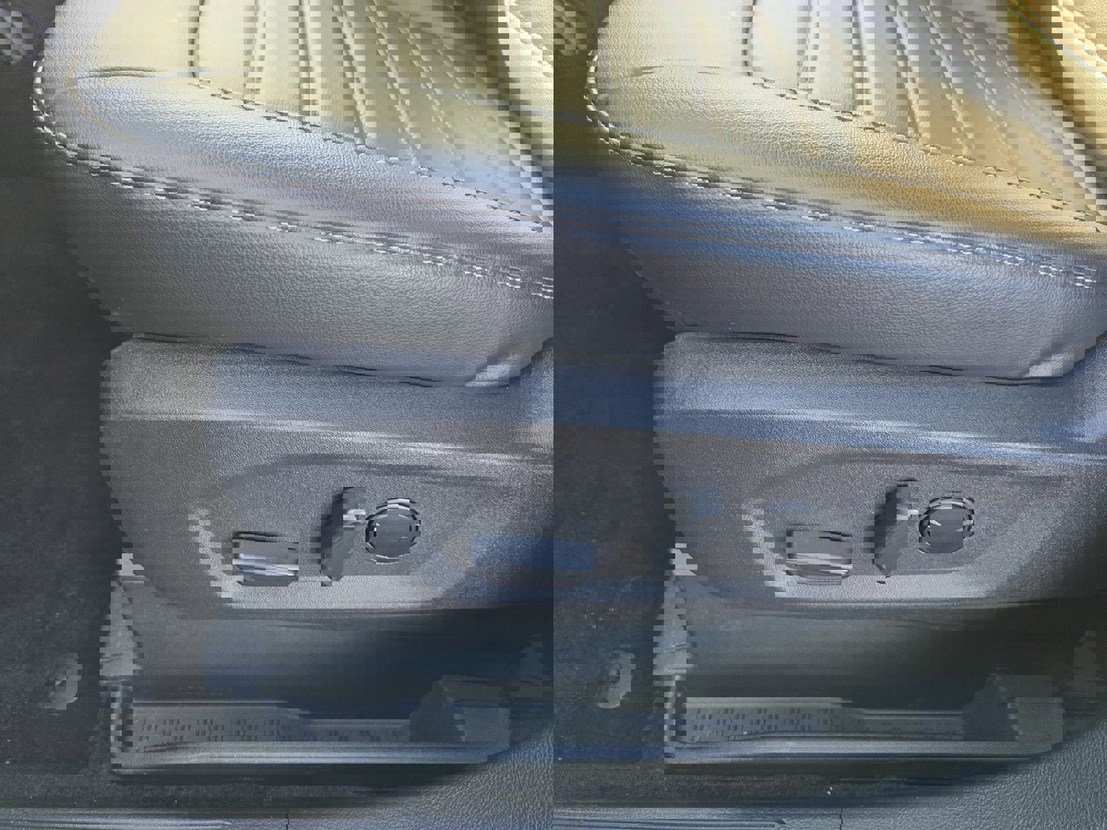 Certified 2022 Ford Edge SEL w/ Convenience Package image 12