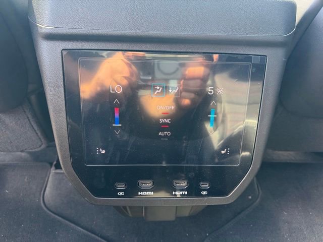 Used 2025 GMC Yukon AT4 Ultimate AWD/4WD image 24