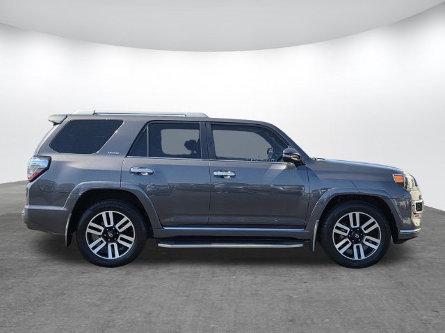 Used 2017 Toyota 4Runner Limited RWD image 3