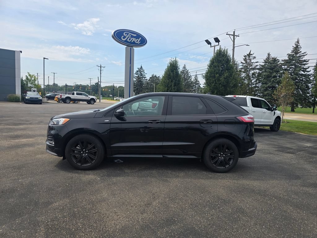 Certified 2023 Ford Edge ST-Line AWD/4WD image 2