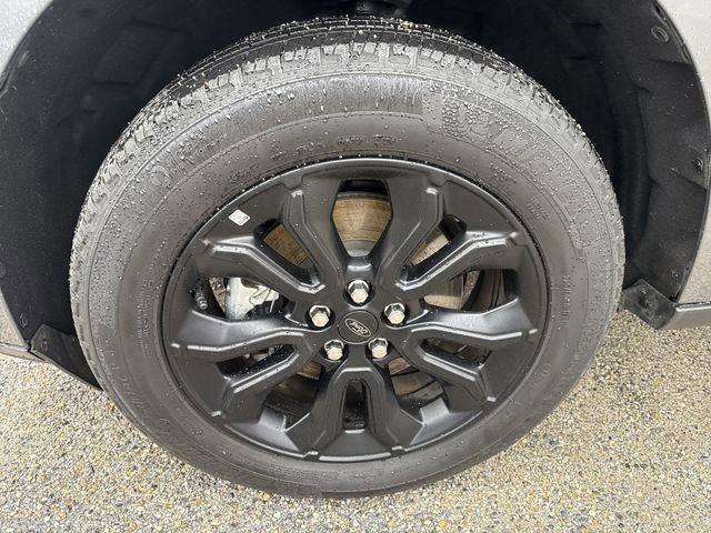 Certified 2024 Ford Maverick Lariat w/ Black Appearance Package image 32