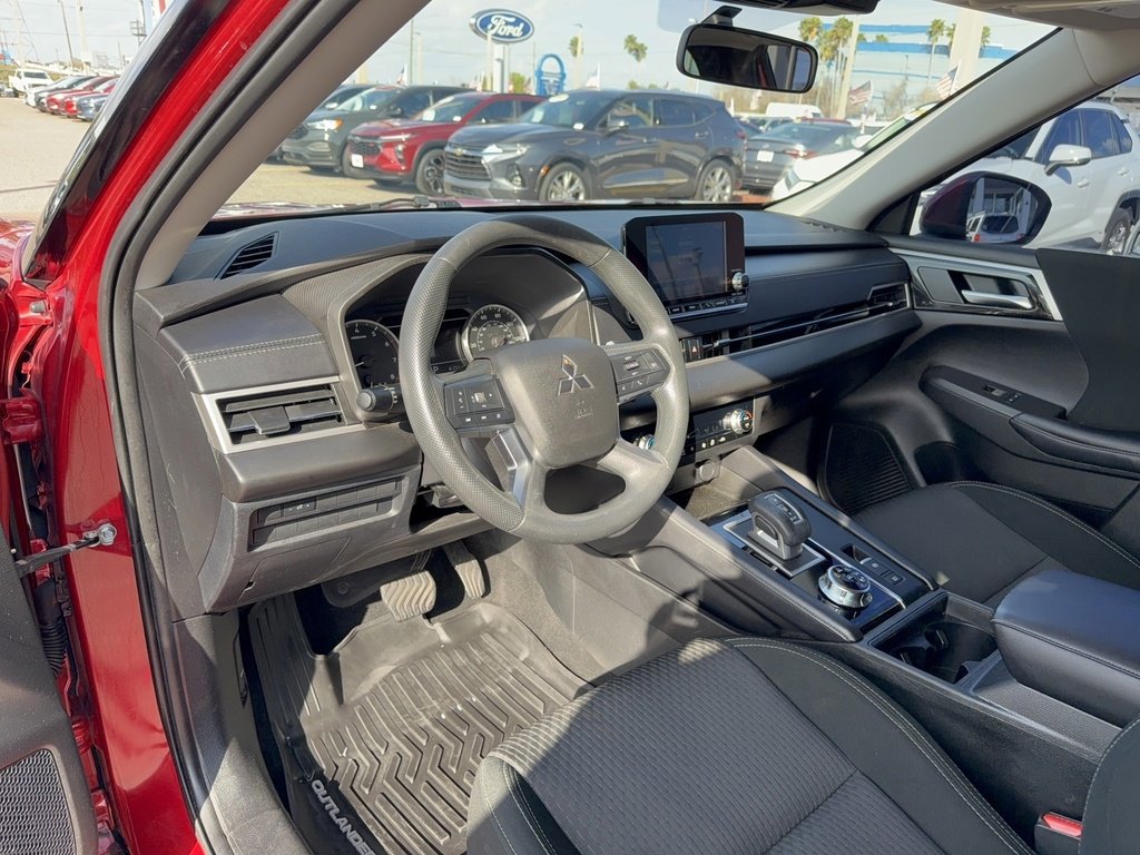 Used 2022 Mitsubishi Outlander ES image 10