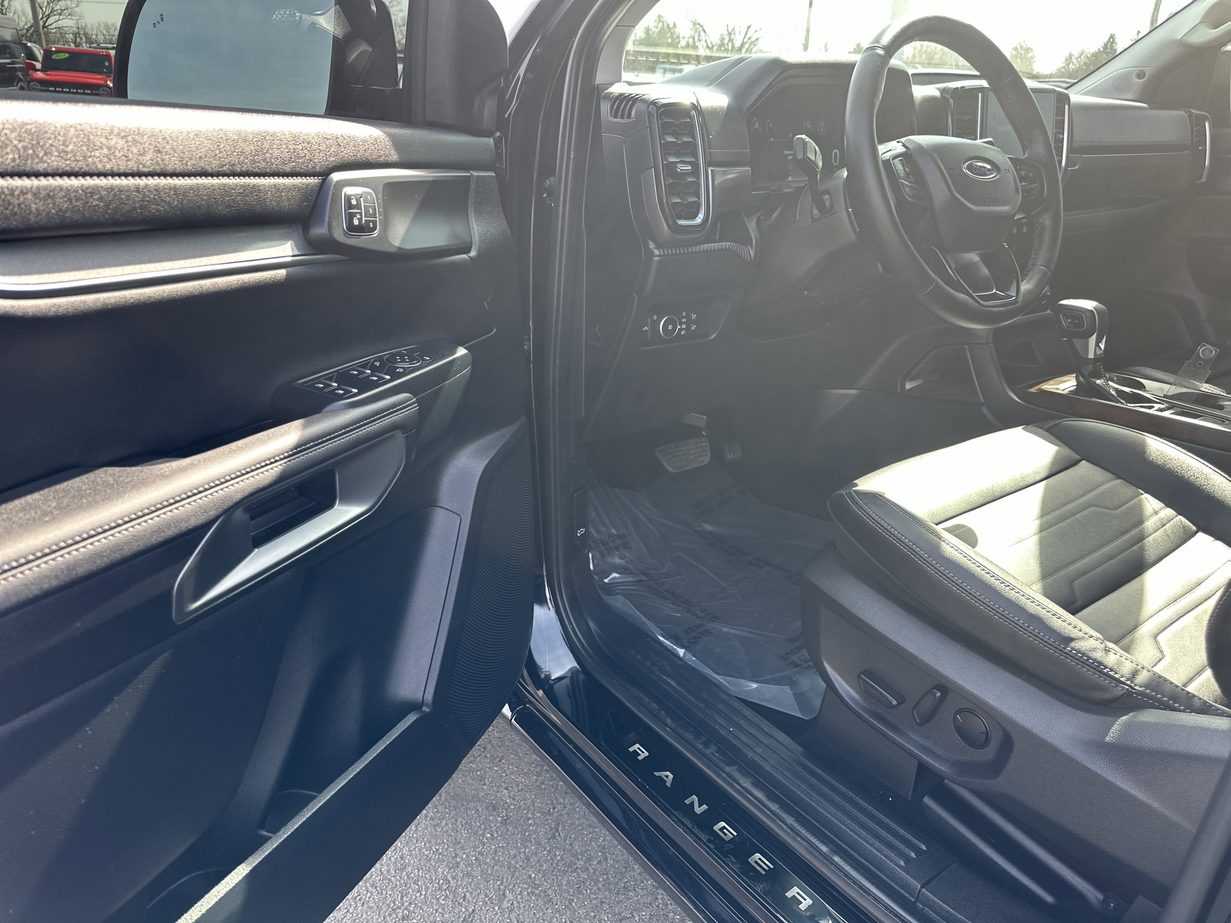 Certified 2025 Ford Ranger Lariat w/ Trailer Tow Package image 11