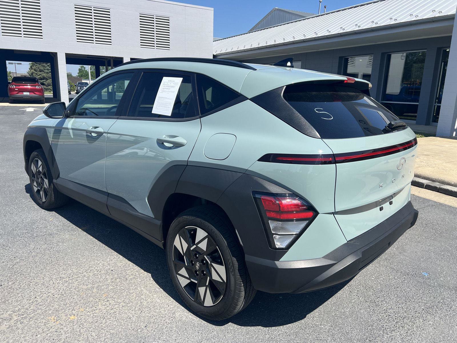 Used 2024 Hyundai Kona SEL w/ Convenience Package AWD/4WD image 3
