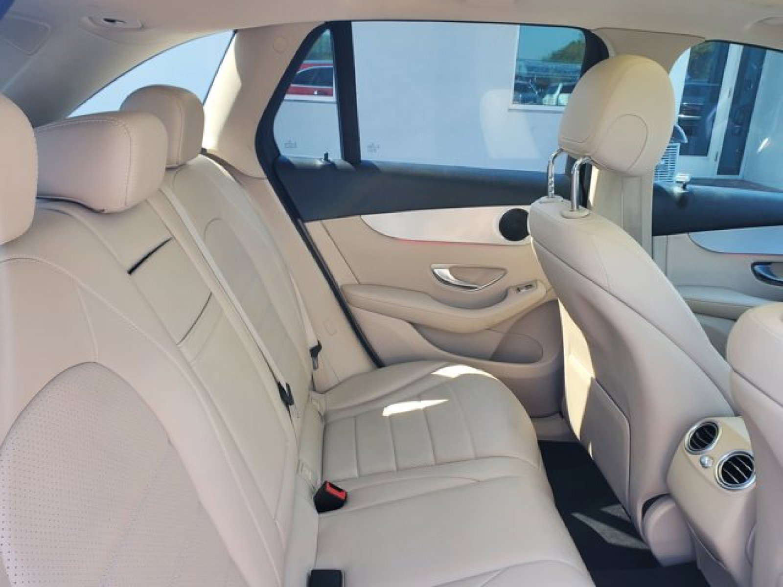 Used 2021 Mercedes-Benz GLC 300 image 33