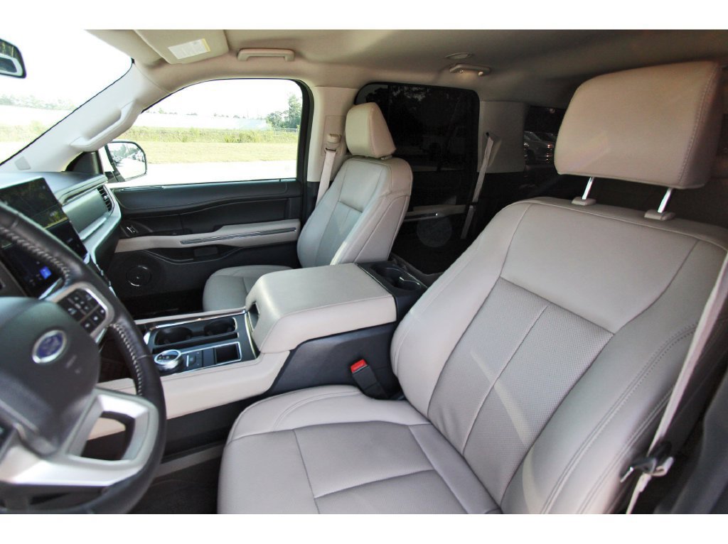 Certified 2024 Ford Expedition Max XLT RWD image 34