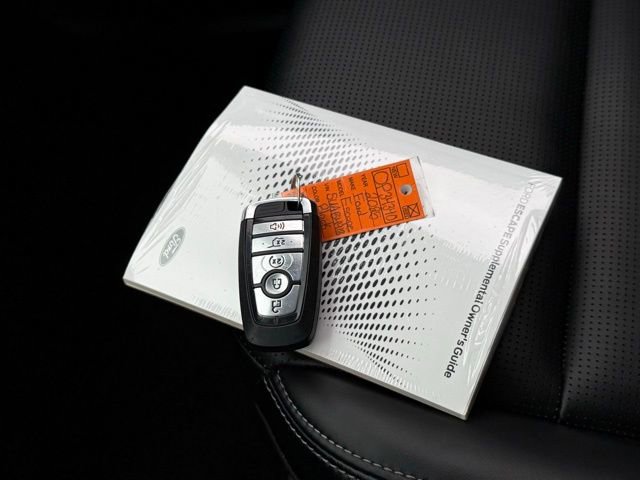 Certified 2025 Ford Escape Platinum AWD/4WD image 5