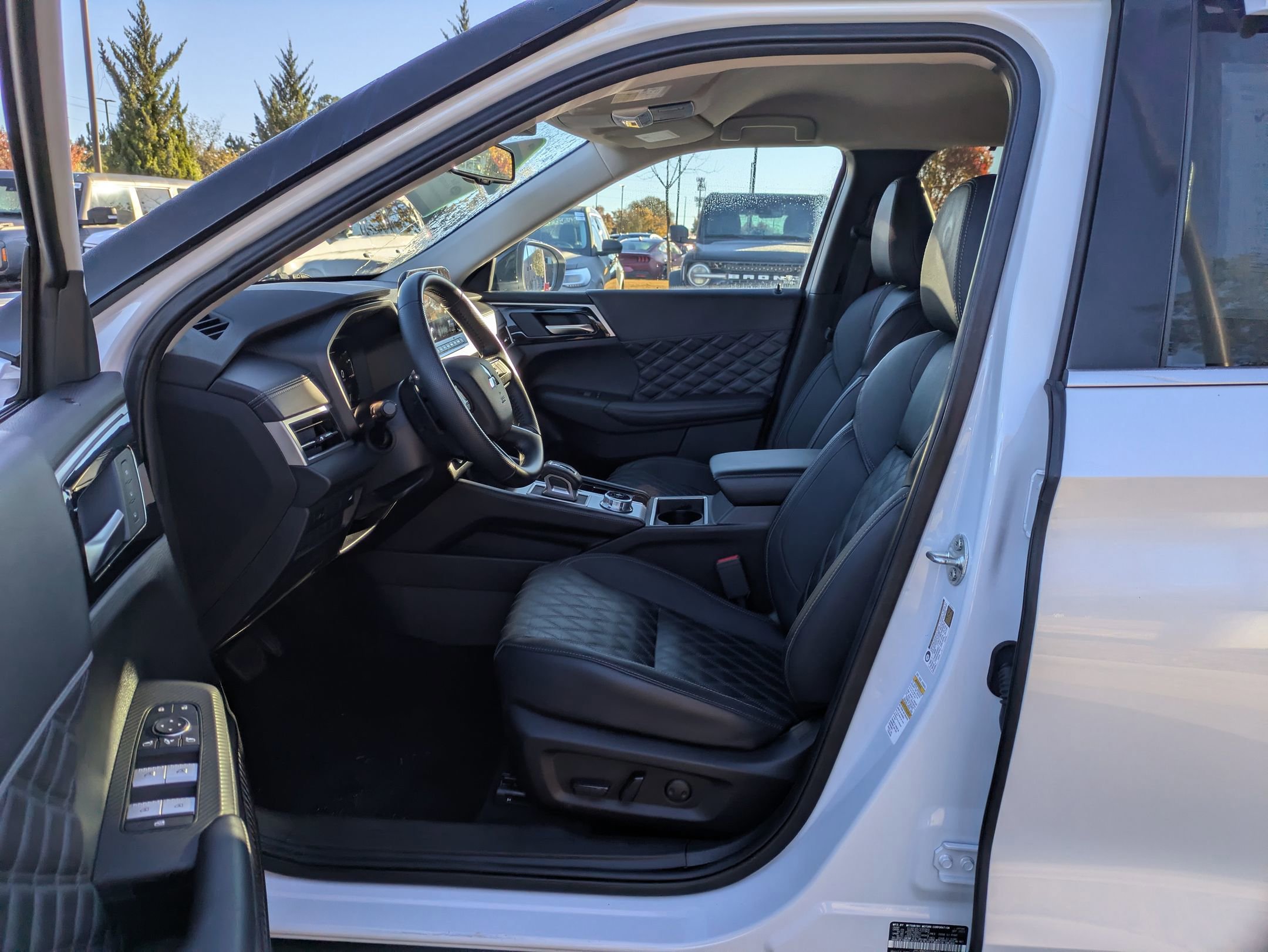 Used 2024 Mitsubishi Outlander SEL Black Edition image 12