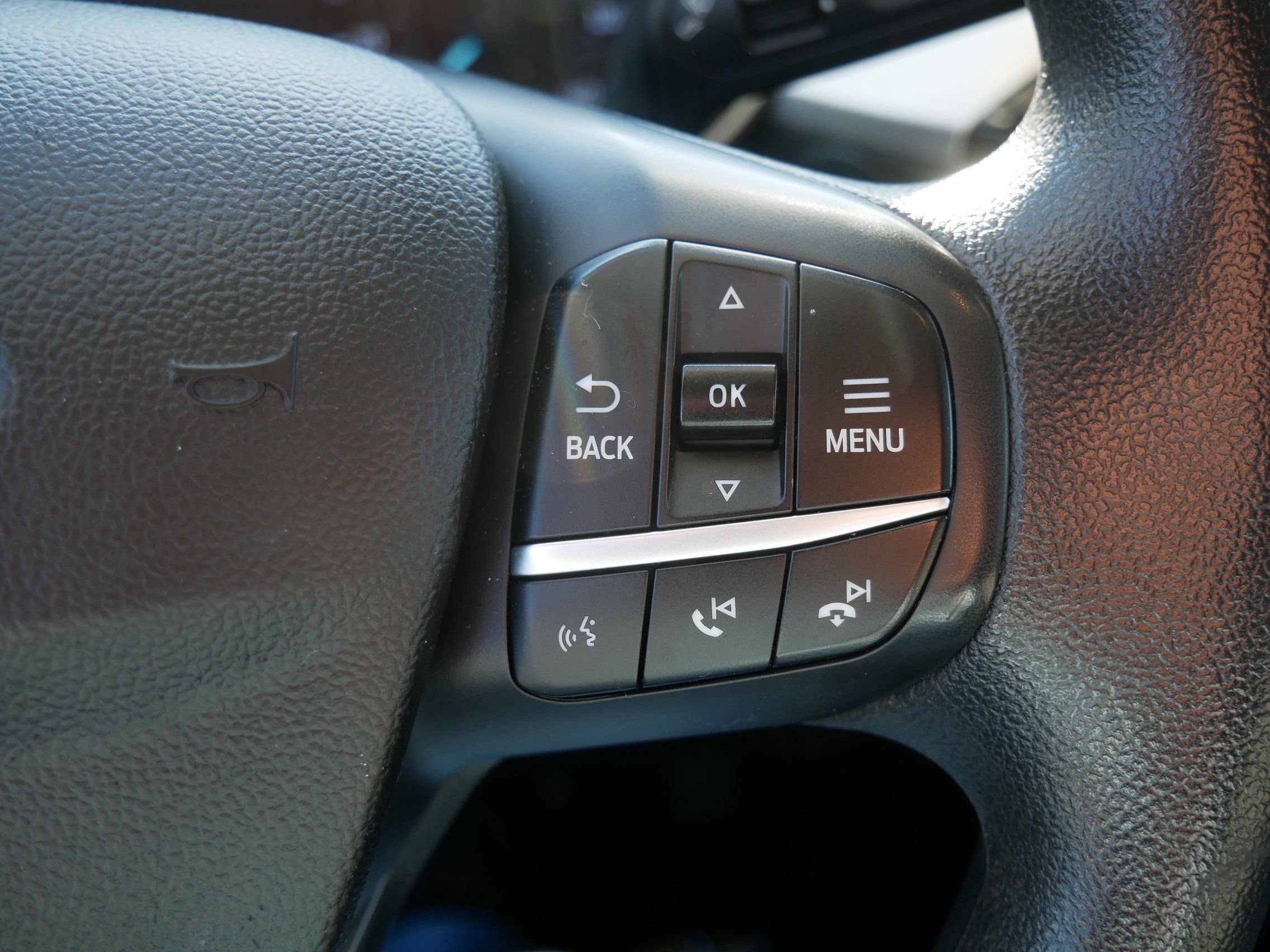 Certified 2020 Ford Escape SE image 29