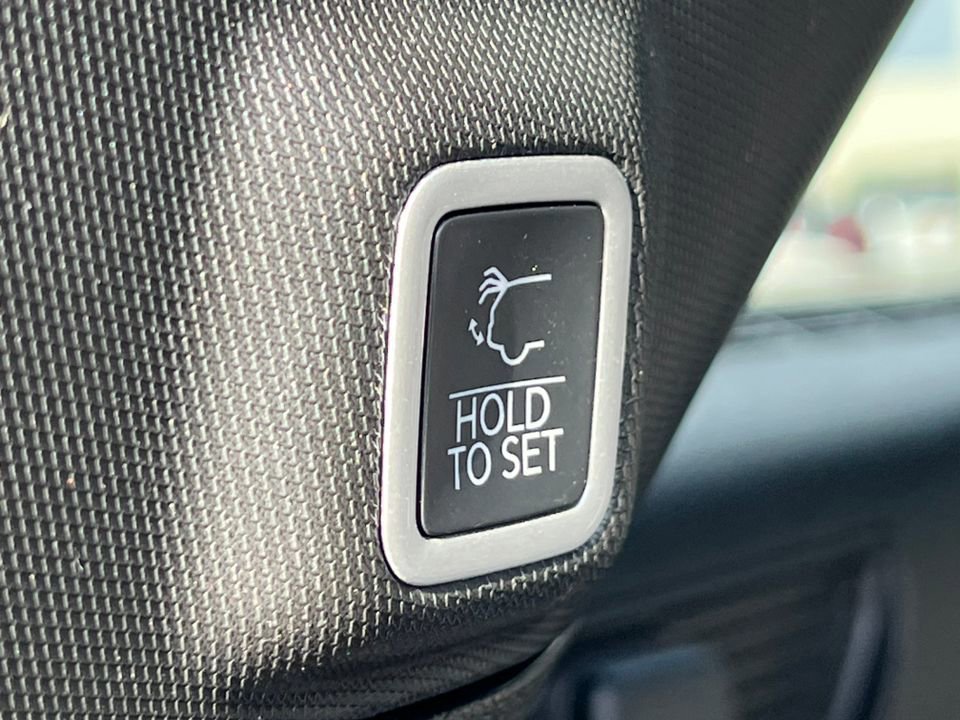 Used 2024 Jeep Grand Cherokee Limited w/ Trailer Tow Package image 39