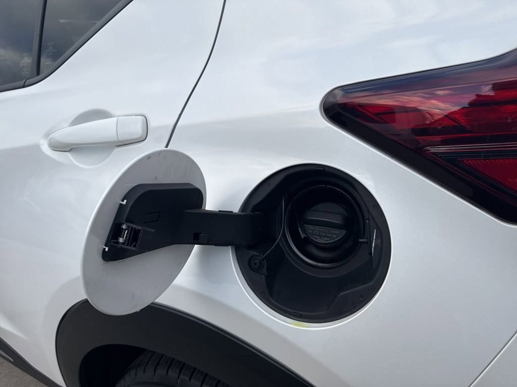 Used 2022 Nissan Kicks SR w/ Premium Package image 17