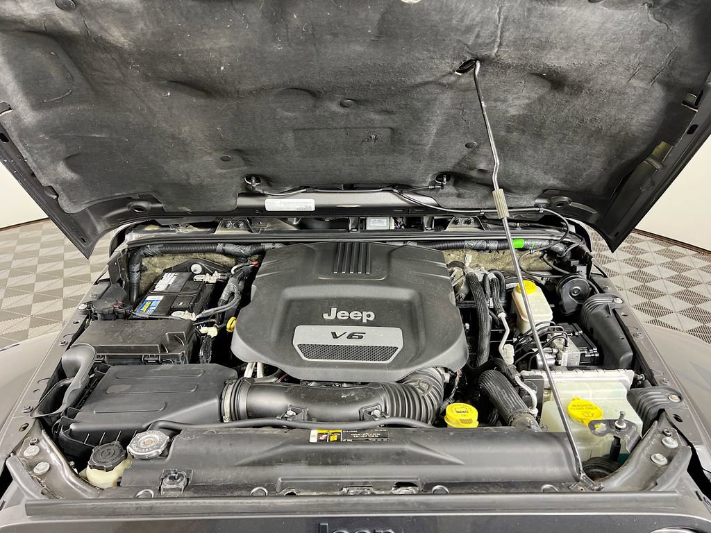 Used 2017 Jeep Wrangler Unlimited Sahara AWD/4WD image 34
