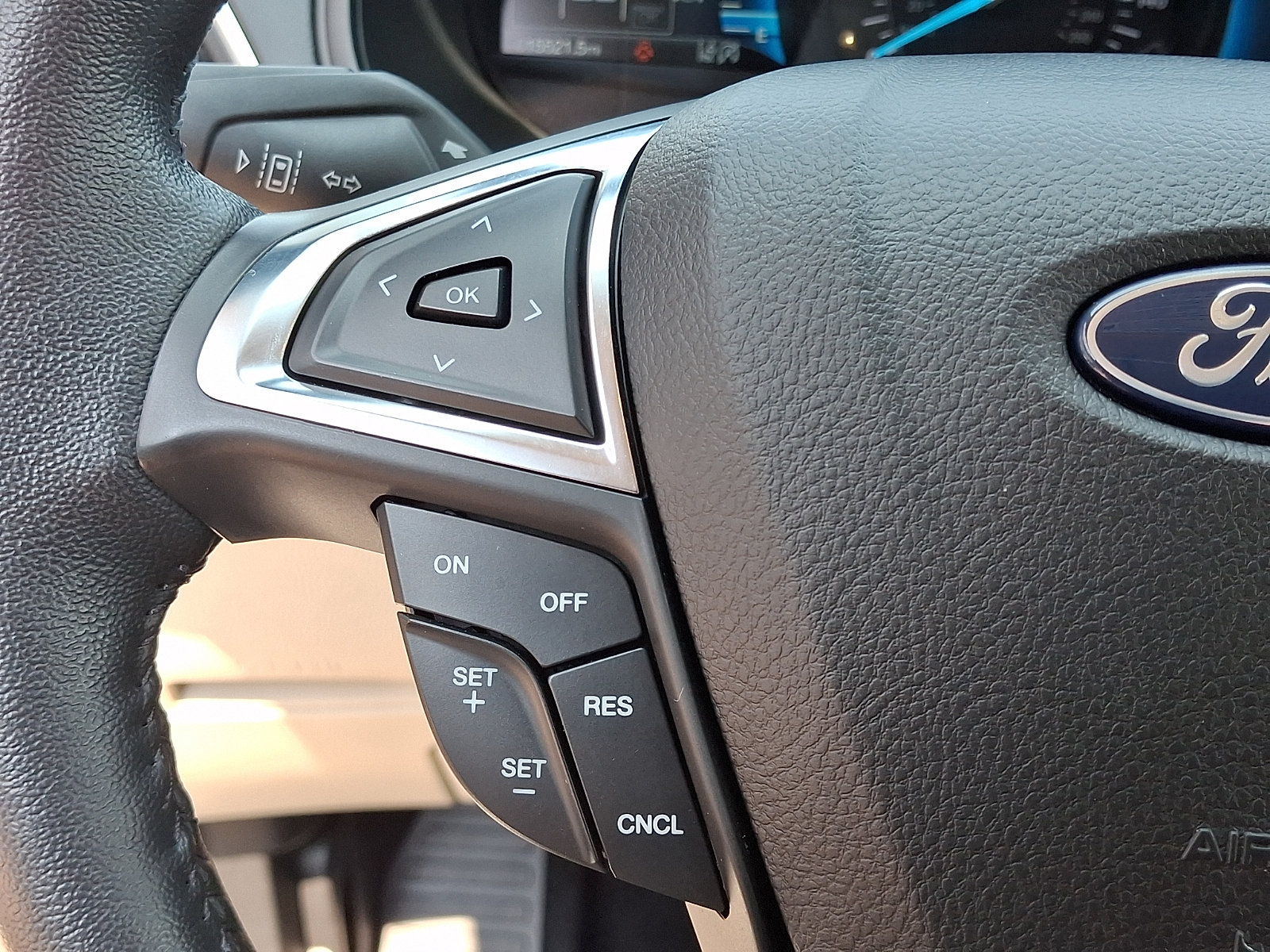 Certified 2022 Ford Edge Titanium AWD/4WD image 21