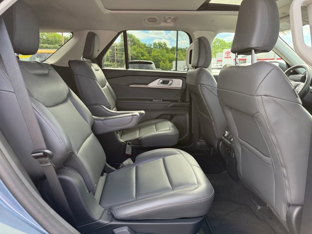 Certified 2025 Ford Explorer Active w/ Active Comfort Package AWD/4WD image 16