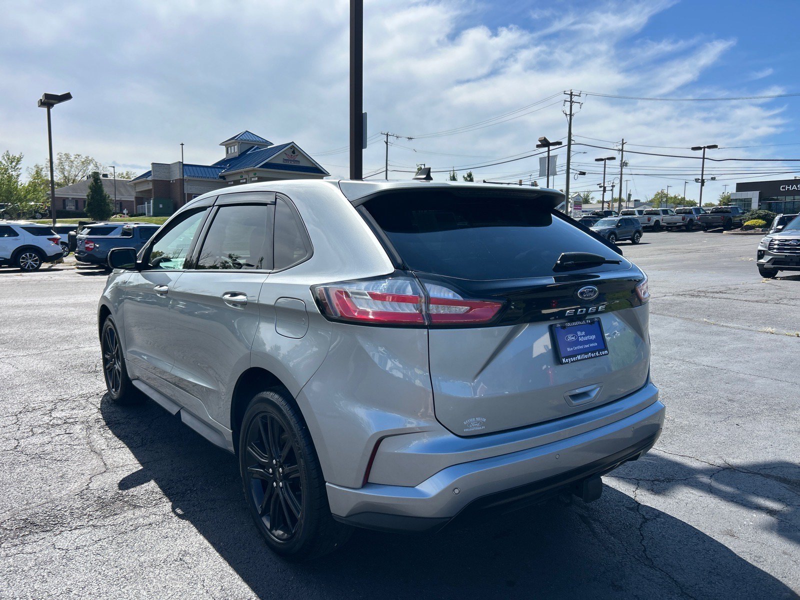 Certified 2022 Ford Edge ST-Line w/ Class II Trailer Tow Package AWD/4WD image 11