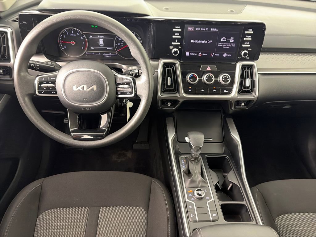 Used 2022 Kia Sorento LX AWD/4WD image 14