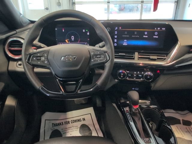 Used 2025 Chevrolet Trax RS w/ Sunroof Package FWD image 19