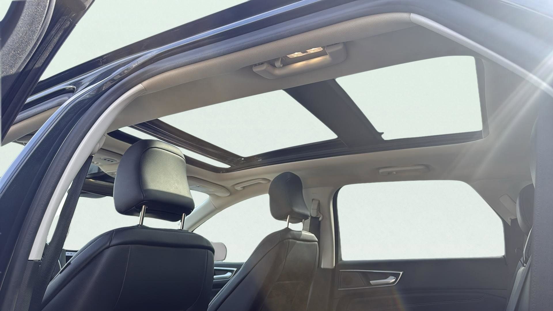 Certified 2022 Ford Edge Titanium AWD/4WD image 24