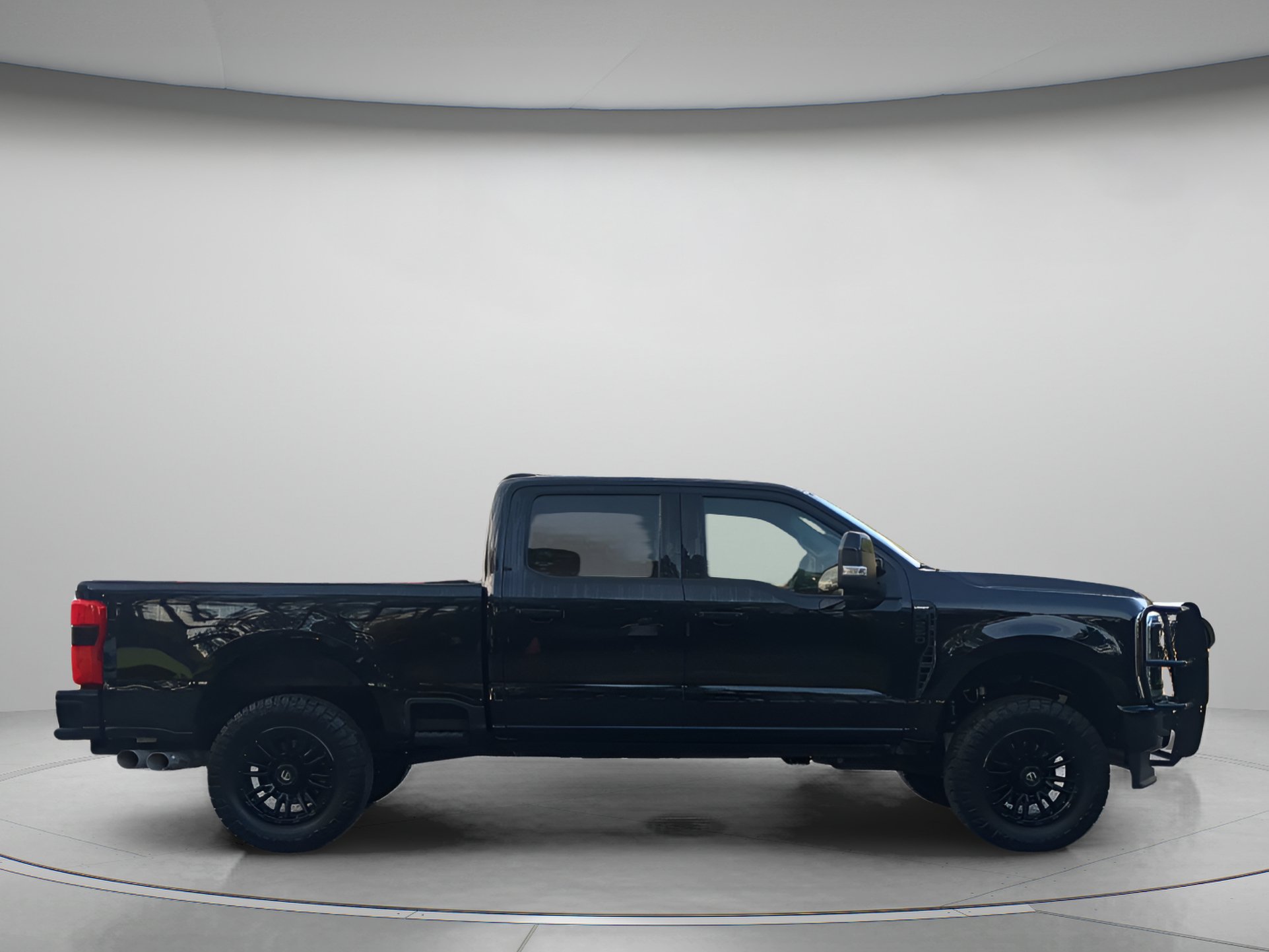 Certified 2025 Ford F250 Lariat w/ Black Appearance Package AWD/4WD image 39