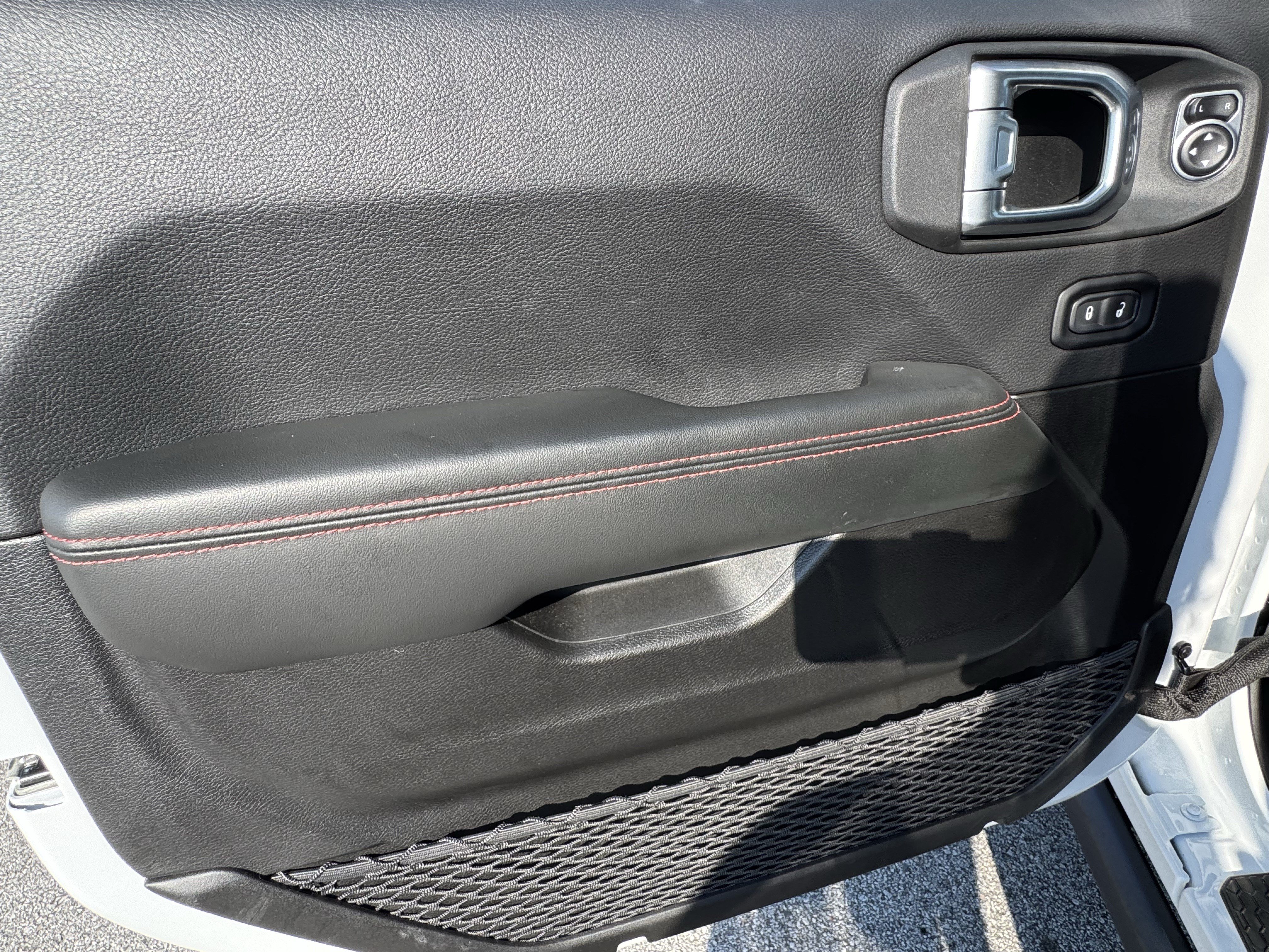 Used 2024 Jeep Wrangler Unlimited Rubicon AWD/4WD image 11