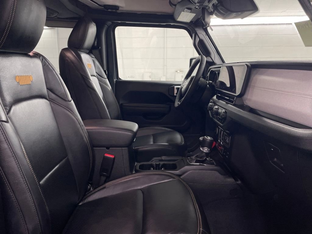 Used 2025 Jeep Wrangler Sport image 28