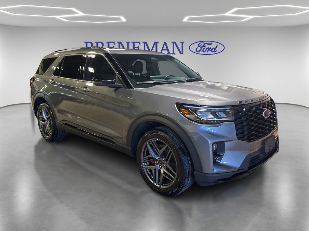 Certified 2025 Ford Explorer ST-Line w/ ST-Line Street Pack image 9