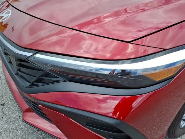 Used 2024 Hyundai Elantra SEL FWD image 14