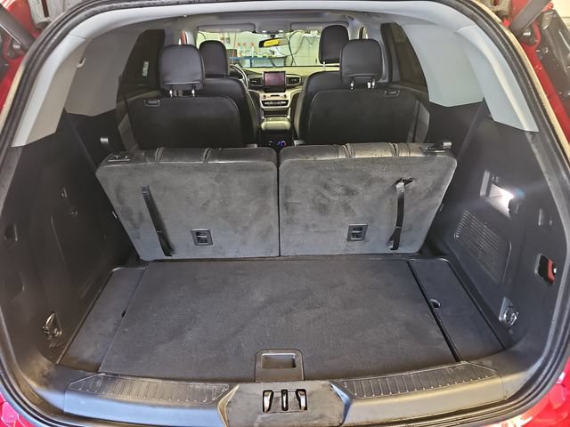 Certified 2023 Ford Explorer XLT w/ Equipment Group 202A RWD image 12