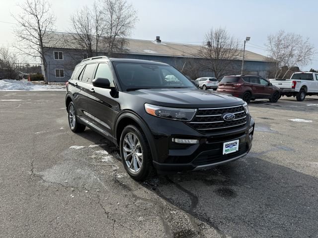 Certified 2022 Ford Explorer XLT w/ Equipment Group 202A image 2