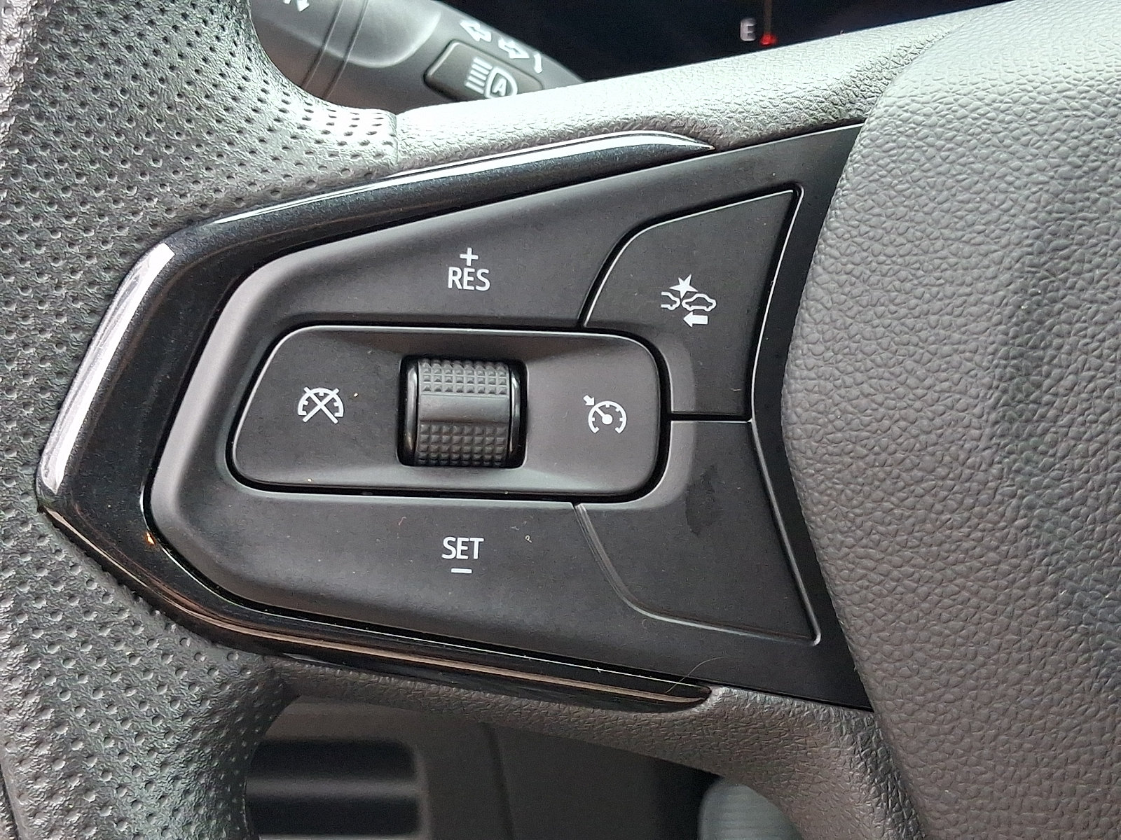 Used 2024 Chevrolet TrailBlazer LS w/ LS Convenience Package FWD image 23