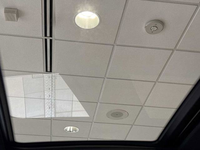 Used 2023 BMW X5 xDrive40i w/ Premium Essential Package image 18