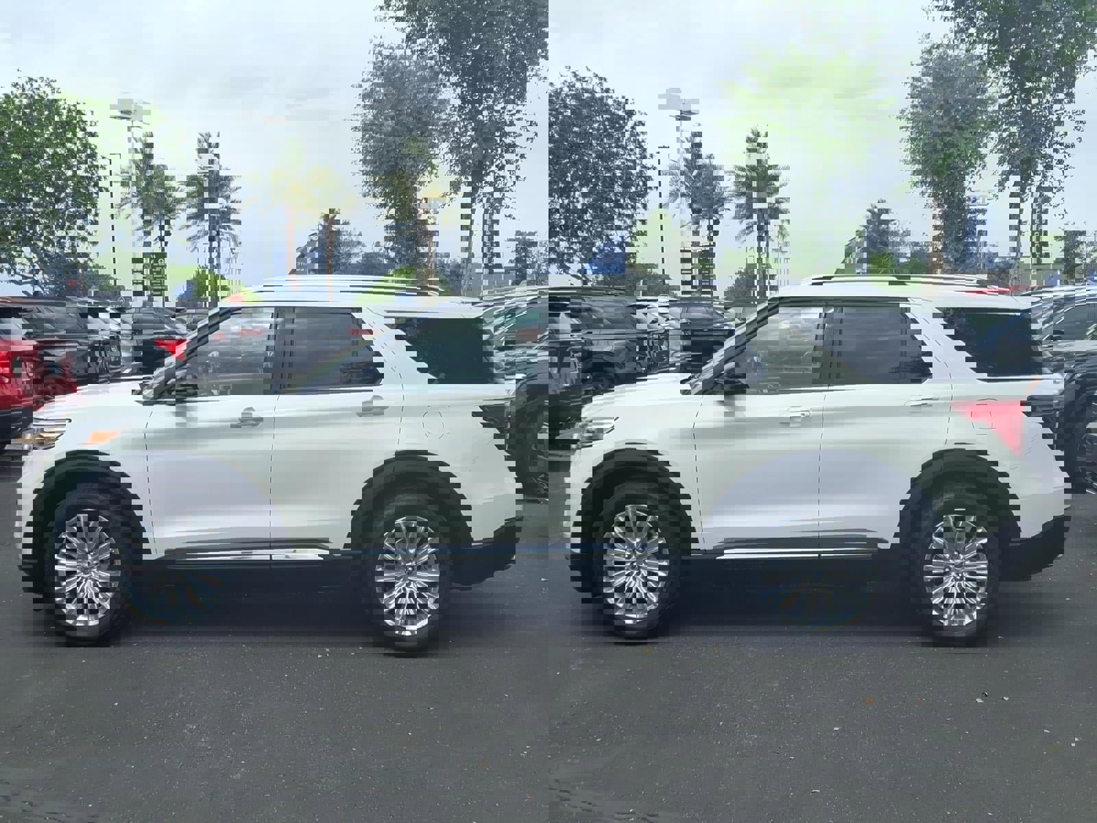 Certified 2023 Ford Explorer Limited w/ Limited Technology Package image 7