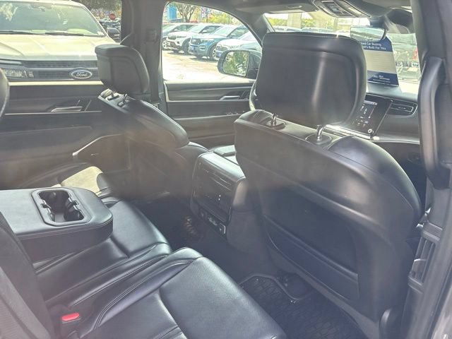 Used 2024 Jeep Wagoneer Series II w/ Flexible Seating Group RWD image 8