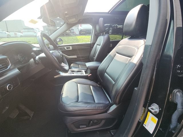 Certified 2023 Ford Explorer XLT w/ Equipment Group 202A AWD/4WD image 11
