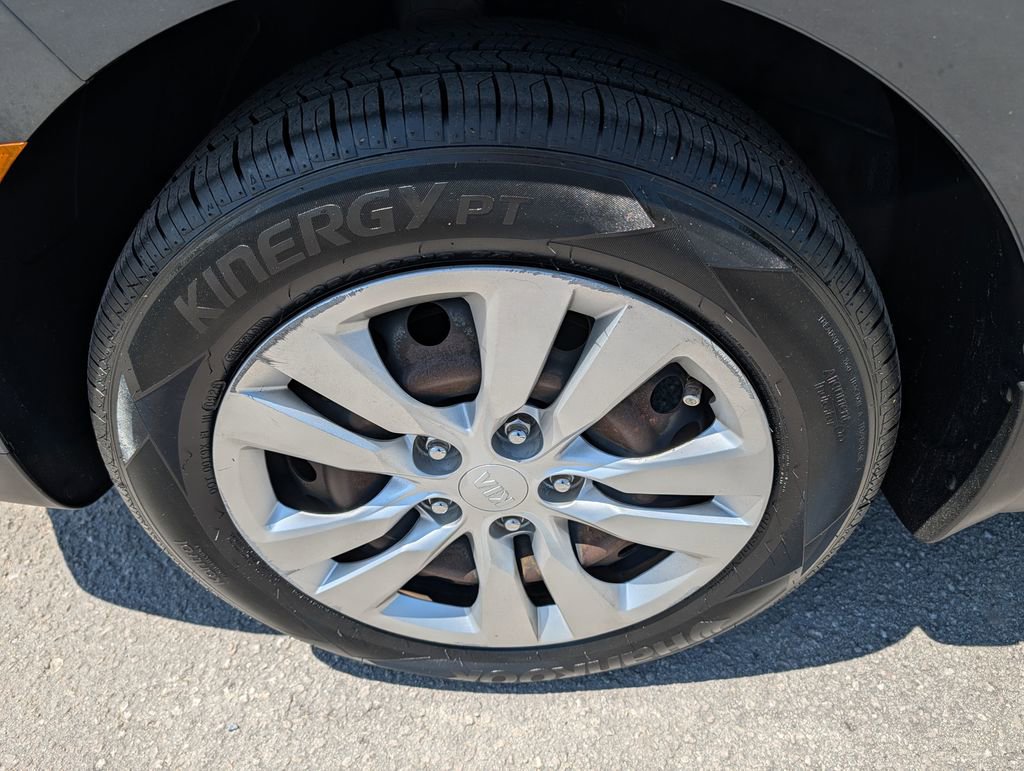 Used 2020 Kia Soul LX FWD image 28