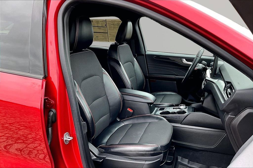 Certified 2023 Ford Escape ST-Line w/ Tech Pack #1 image 9