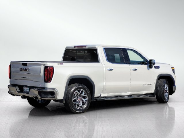 Used 2023 GMC Sierra 1500 SLT w/ SLT Premium Package AWD/4WD image 4