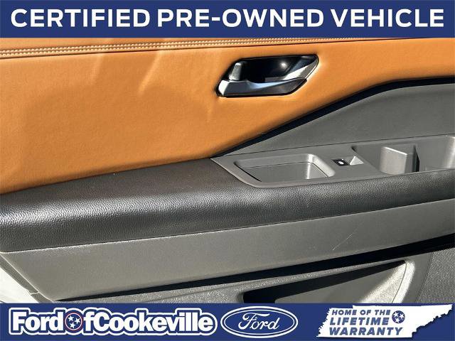 Used 2022 Nissan Pathfinder Platinum w/ Cargo Package image 14