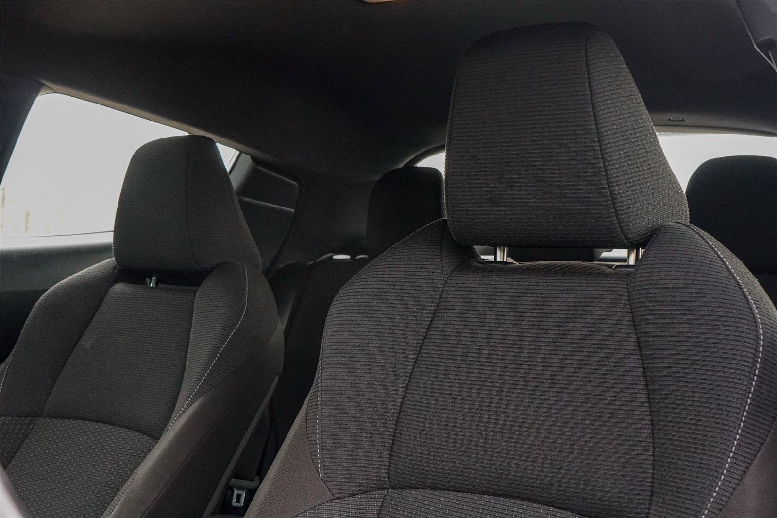 Used 2019 Toyota C-HR XLE FWD image 11