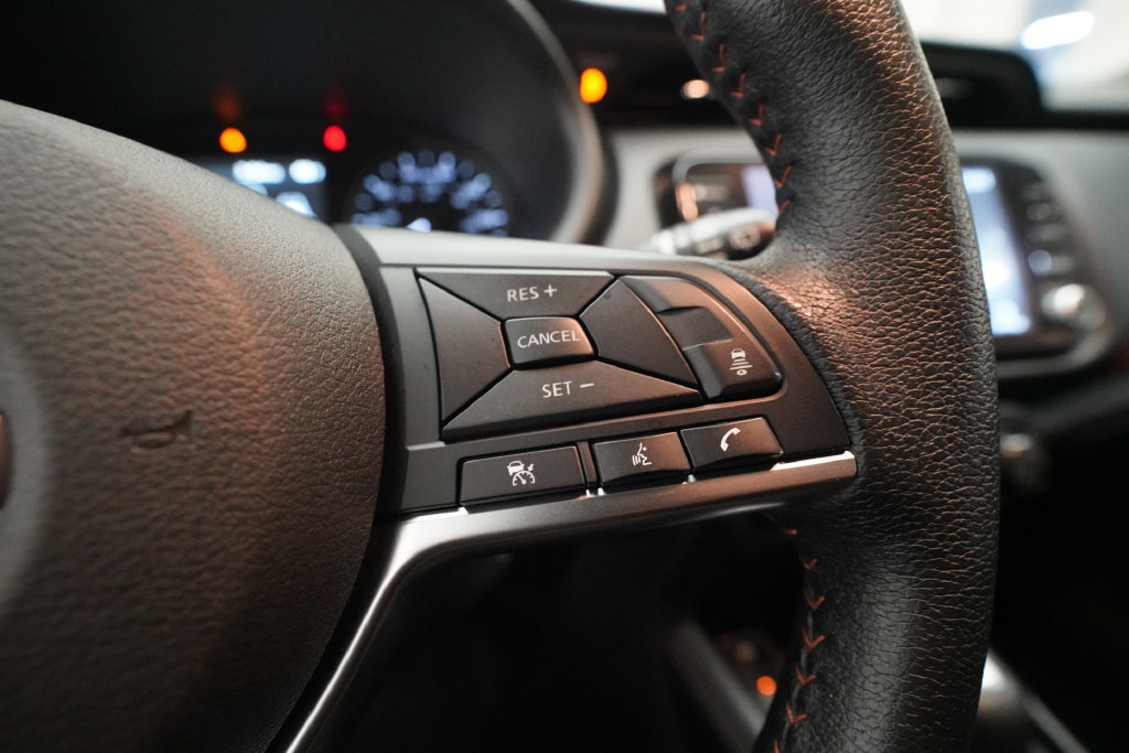 Used 2023 Nissan Kicks SR FWD image 18