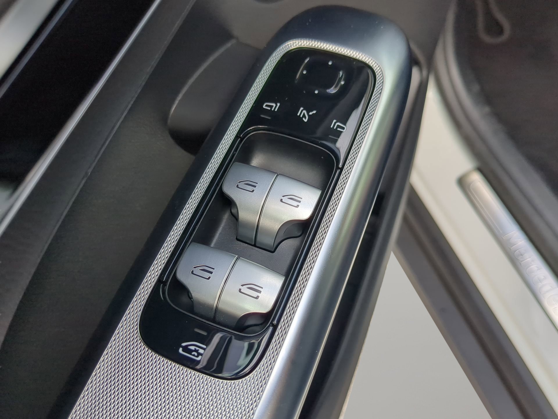 Used 2025 Mercedes-Benz GLC 300 image 55