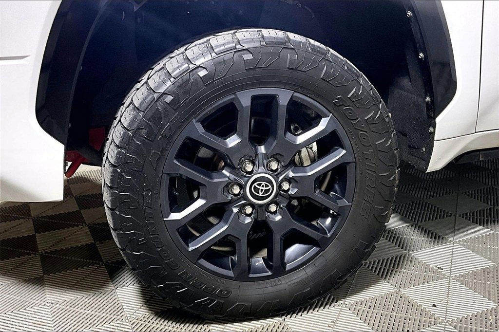 Used 2022 Toyota Tundra Platinum image 8