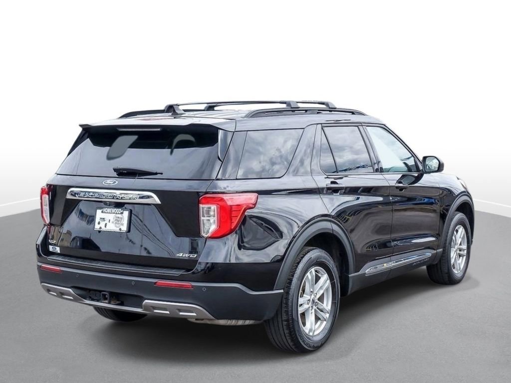 Certified 2022 Ford Explorer XLT w/ Equipment Group 202A image 5